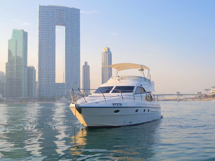 Dubai: Luxury Private 50 FT Yacht Cruise + Optional Sushi - Should you book it?