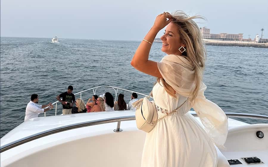 Dubai: Luxury Sunset Yacht Tour with Snacks and Drinks - Why this Dubai yacht cruise is worth your time