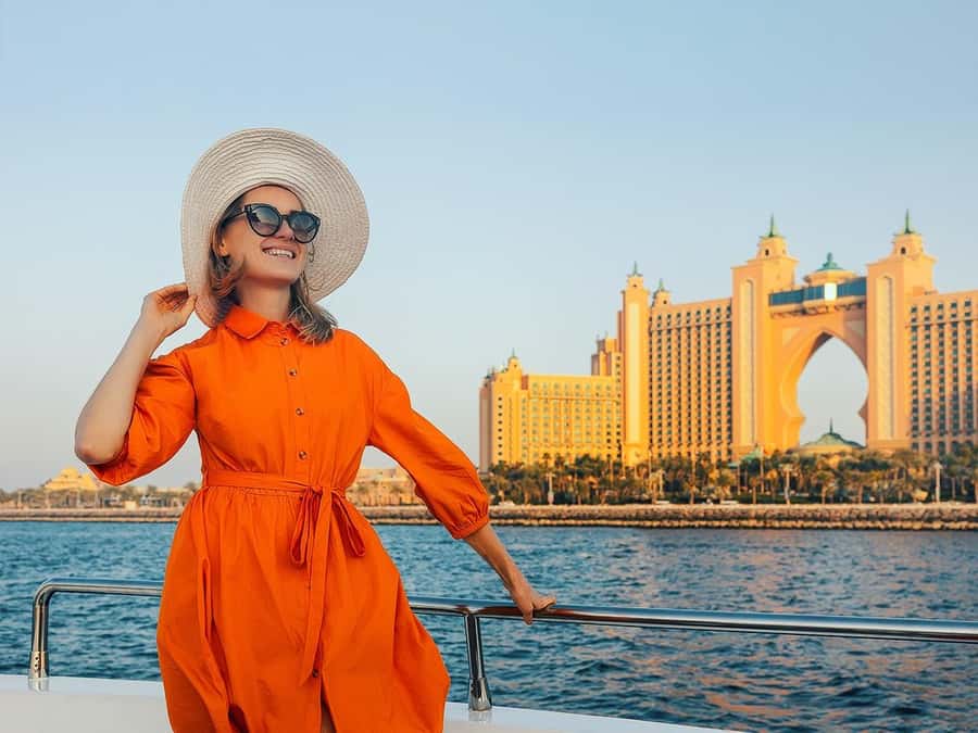 Dubai: Luxury Sunset Yacht Tour with Snacks and Drinks - Atlantis or Burj Al Arab: the route can change