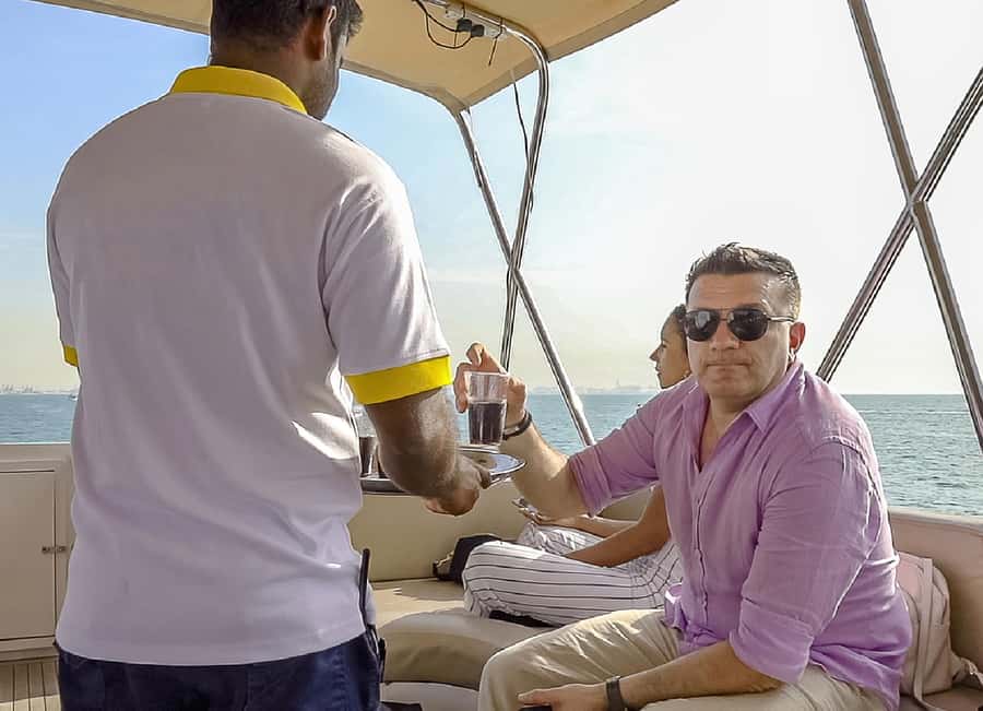 Dubai: Luxury Sunset Yacht Tour with Snacks and Drinks - Bluewaters Island, Ain Dubai, and JBR