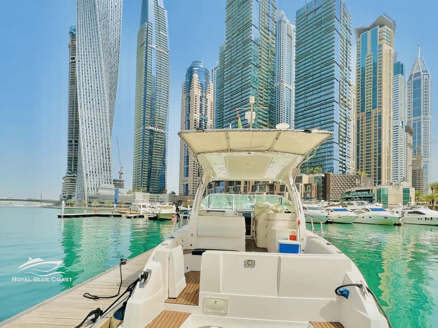 Dubai Marina: 2-Hour Mini Yacht Ride - What the crew adds to the outing