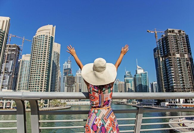 Dubai Marina 2 Hour Sunset Yacht Tour with Alcoholic Drinks - A sunset cruise built around Dubai’s best views