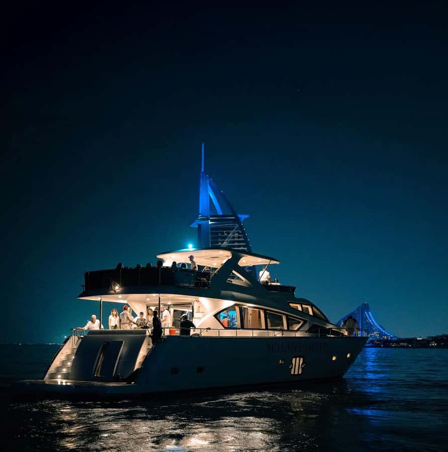 Dubai Marina: Luxury Yacht Tour with Breakfast or BBQ Option - The quick facts that matter