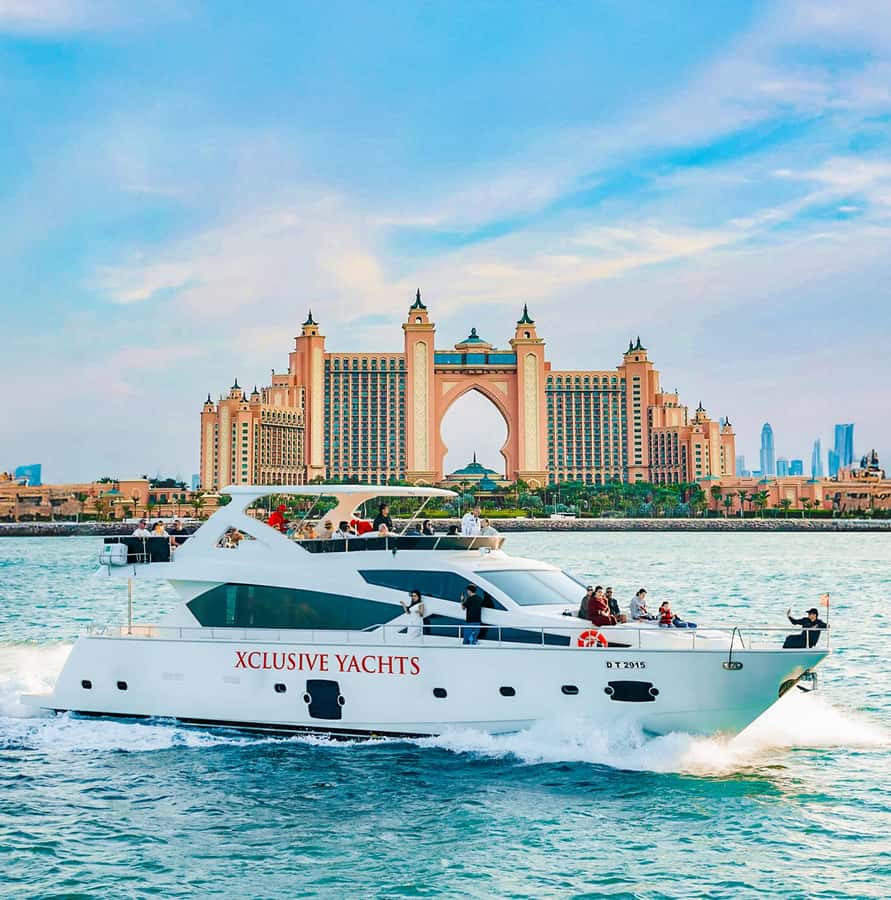 Dubai Marina: Luxury Yacht Tour with Breakfast or BBQ Option - What kind of Dubai cruise is this?