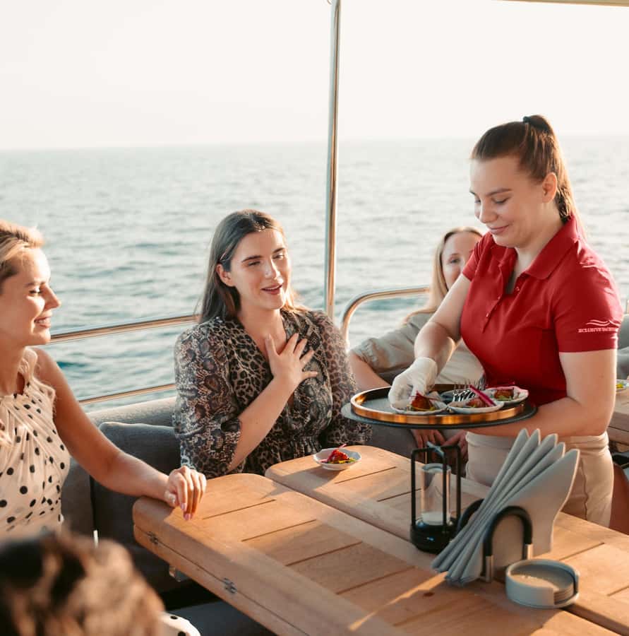 Dubai Marina: Luxury Yacht Tour with Breakfast or BBQ Option - Dubai Marina and Bluewaters Island