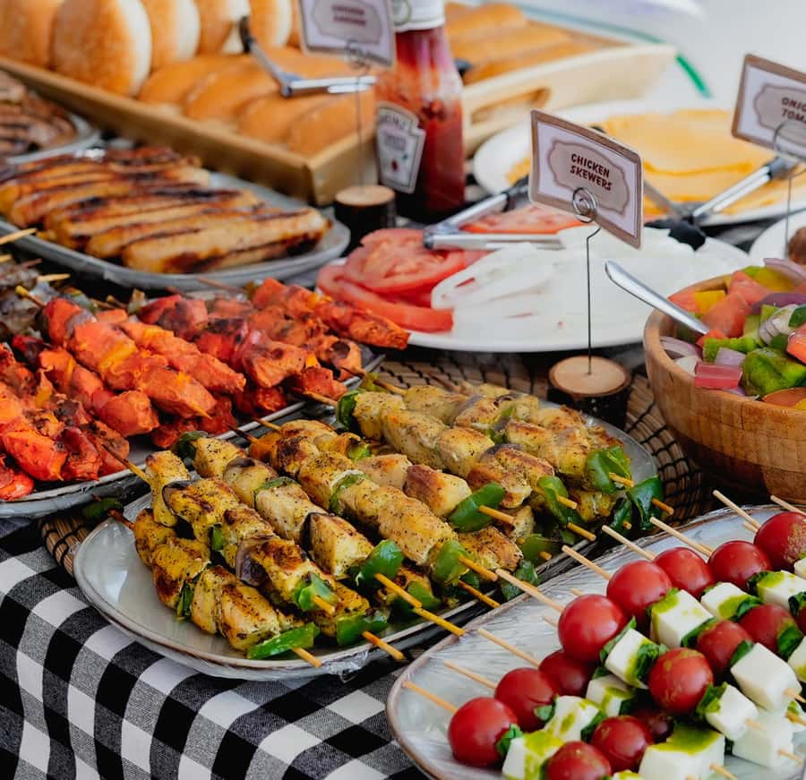 Dubai Marina: Luxury Yacht Tour with Breakfast or BBQ Option - Palm Jumeirah, Atlantis, and the longer routes