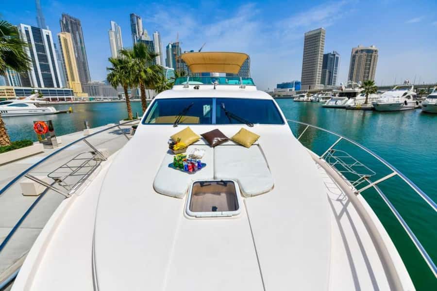 Dubai: Marina Private Luxury Yacht Tour - The Main Route: JBR, Kempinski, and the Palm