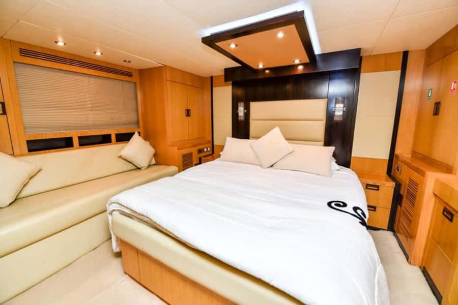Dubai: Marina Private Luxury Yacht Tour - What the Yacht Experience Feels Like
