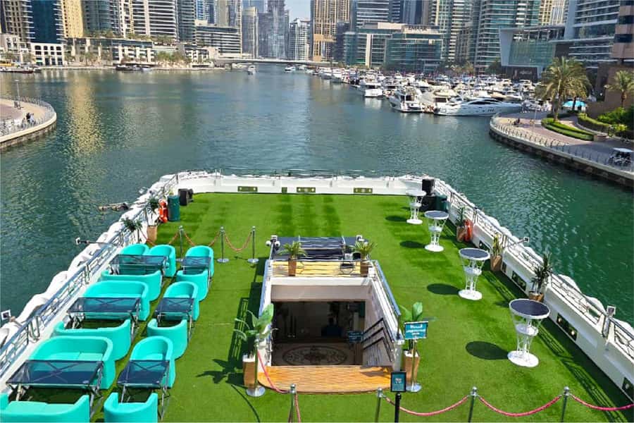 Dubai: Mega Yacht Dinner Cruise with Buffet - Practical tips for a smoother evening