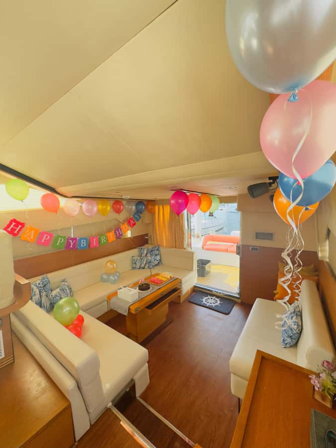 Dubai: Palm Jumeirah luxury private yacht Tour - Is $31 good value for this Dubai cruise?