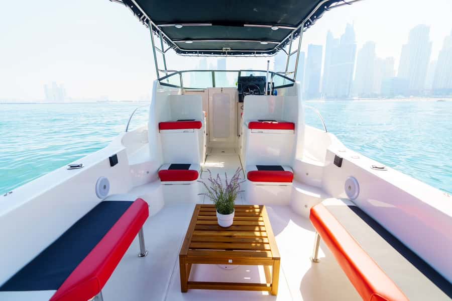 Dubai: Private Coastline Landmarks Mini-Yacht Tour - Why the water gives you the best view of Dubai