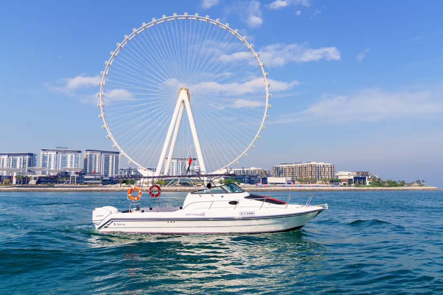Dubai: Private Coastline Landmarks Mini-Yacht Tour - Dubai Marina and JBR: a strong opening