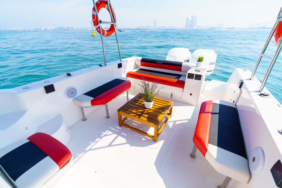 Dubai: Private Coastline Landmarks Mini-Yacht Tour - Ain Dubai and Bluewaters Island