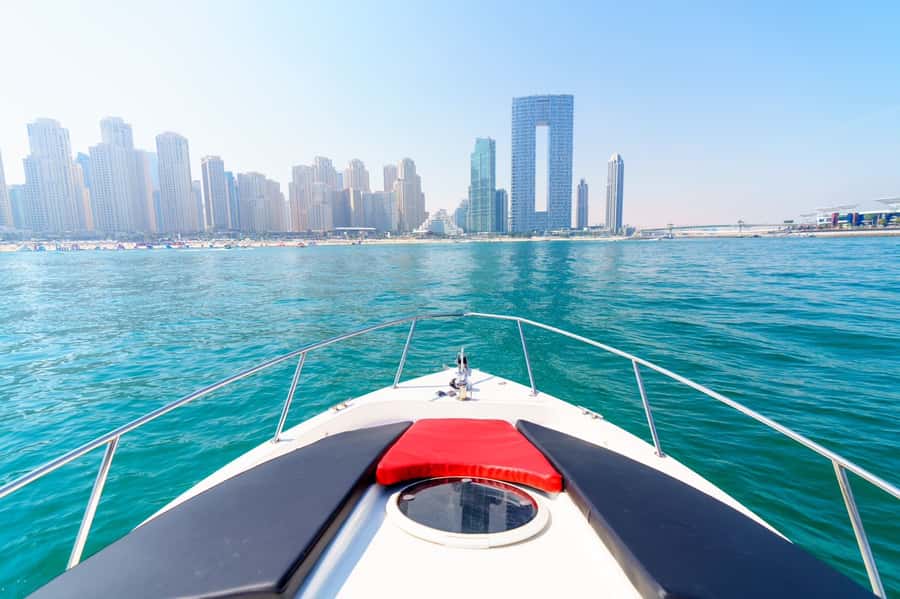 Dubai: Private Coastline Landmarks Mini-Yacht Tour - Drinks, comfort, and optional fishing