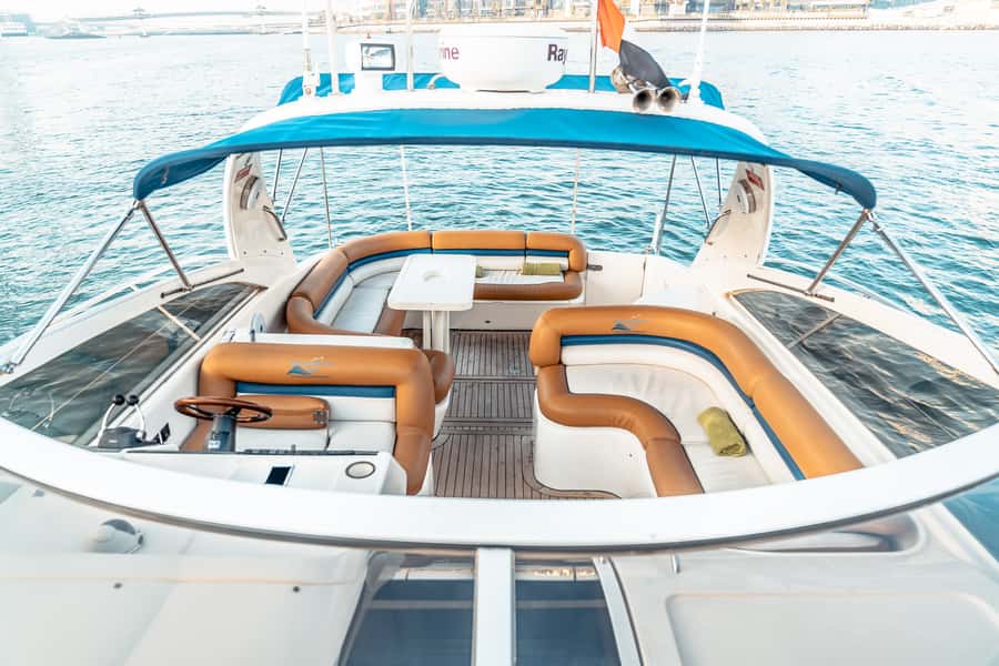Dubai: Private Luxury Everest Yacht Cruise from Dubai Marina - Palm Jumeirah and Atlantis make the main photo stop