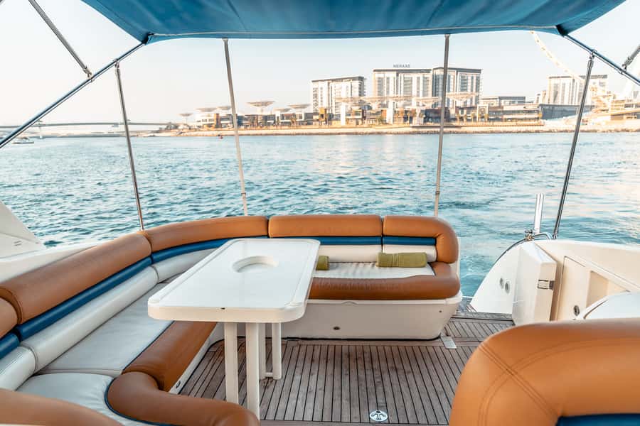 Dubai: Private Luxury Everest Yacht Cruise from Dubai Marina - Burj Al Arab and the open coast