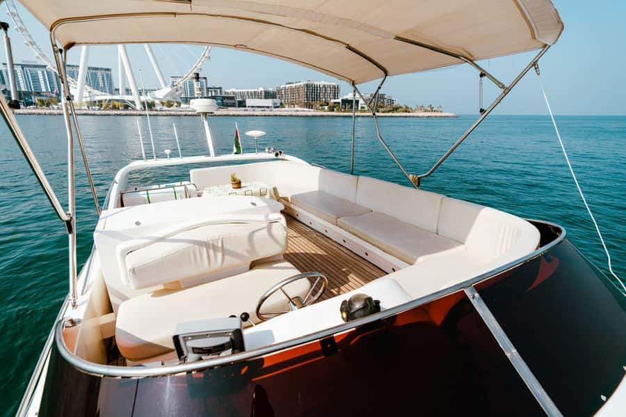 Dubai: Private Luxury Yacht Tour on a 50-Foot Yacht - Why a private Dubai yacht works so well