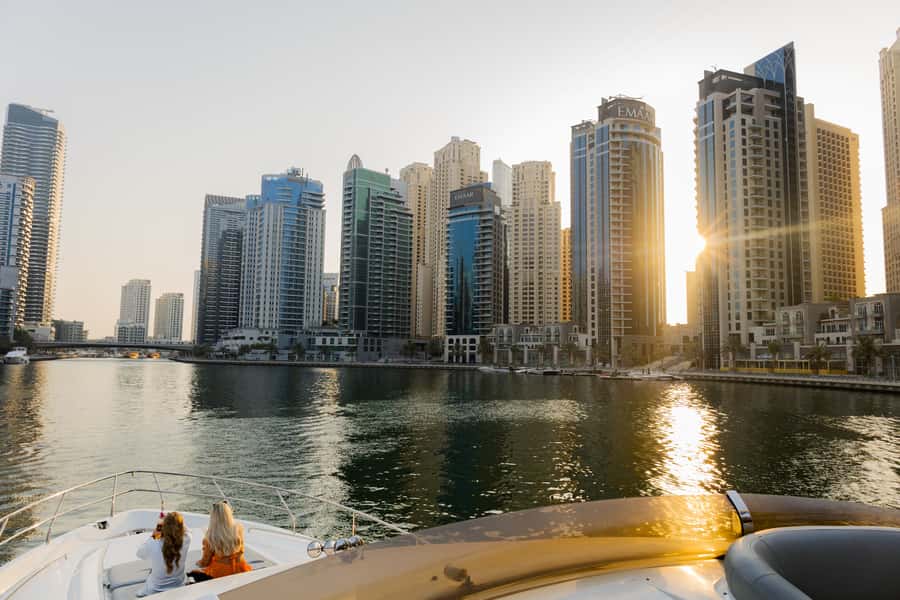 Dubai: Private VIP Luxury Yacht Tour with BBQ & Drinks - Bluewaters Island and Ain Dubai photo time