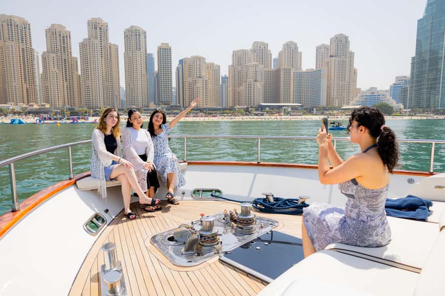 Dubai: The Luxury Yacht Tour with Live BBQ Option - What the Sky Walker yacht experience is really like
