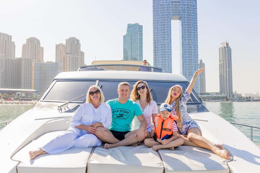 Dubai: The Luxury Yacht Tour with Live BBQ Option - The three-hour cruise: more coastline, less rushing