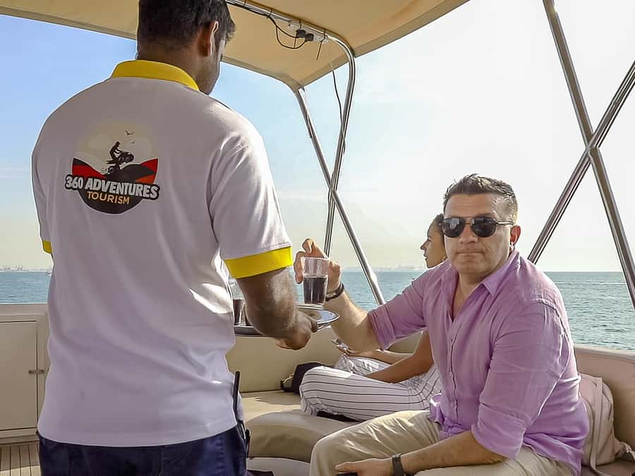 Dubai: The View At The Palm Ticket & 1.5 Afternoon Yacht - Who will get the most from this package