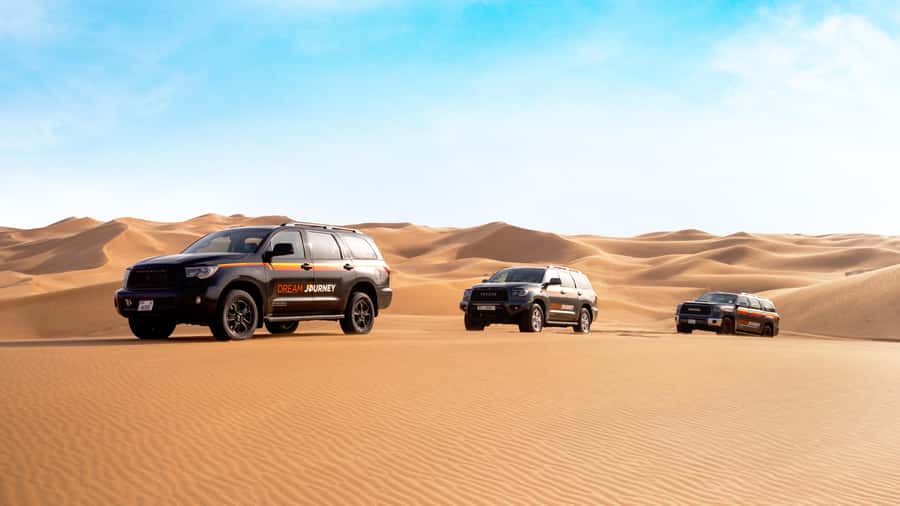 Dubai Waves & Dunes: Luxury Yacht Cruise w/ Red Dunes Safari - Lahbab’s red dunes provide the best photo stop