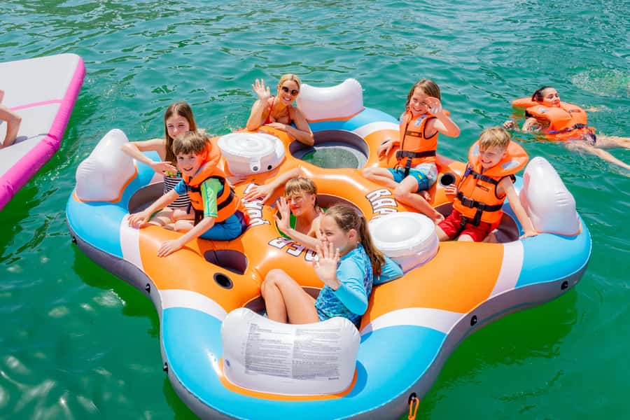 Dubai: Yacht Cruise with Swimming, Snorkeling and BBQ Lunch - Anchoring near JBR Beach