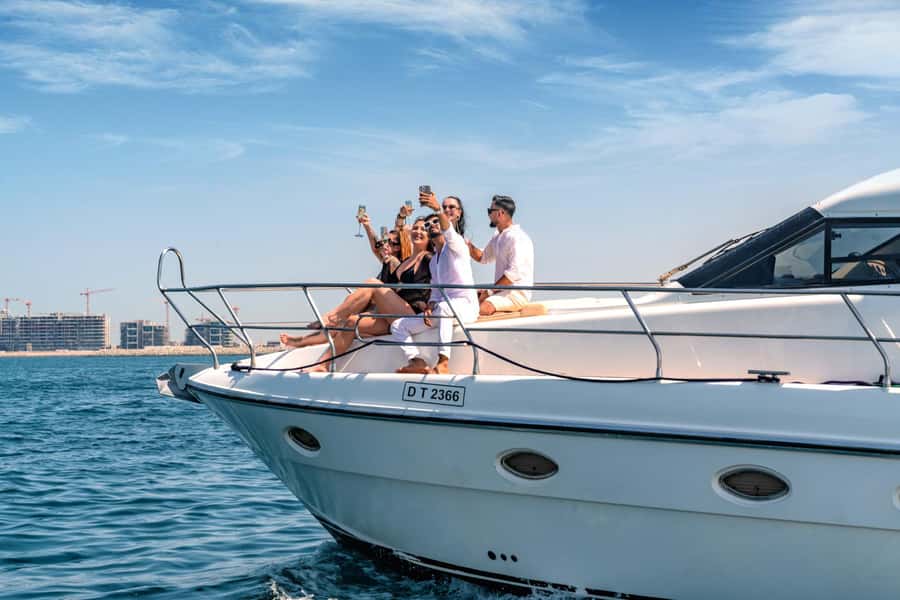 Dubai Yacht Tour - Boat Trip upto 12 guests Private event - What the 1, 2, 3, 4, and 5 hour options really mean