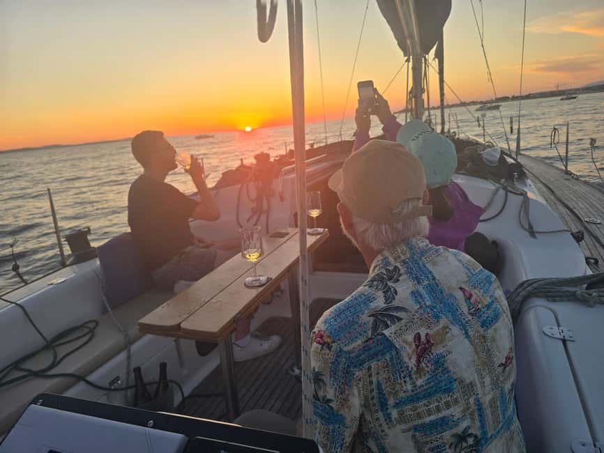 Elegant Sunset cruise under sails,large yacht,full comfort - Practical timing and booking advice