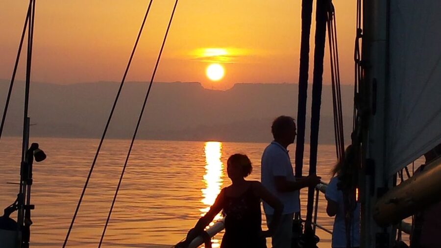 Estepona: Sunset Sailboat Cruise with Drink - Key points to know before you sail
