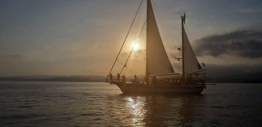 Estepona: Sunset Sailboat Cruise with Drink - Leaving Estepona Port aboard the Intrépido