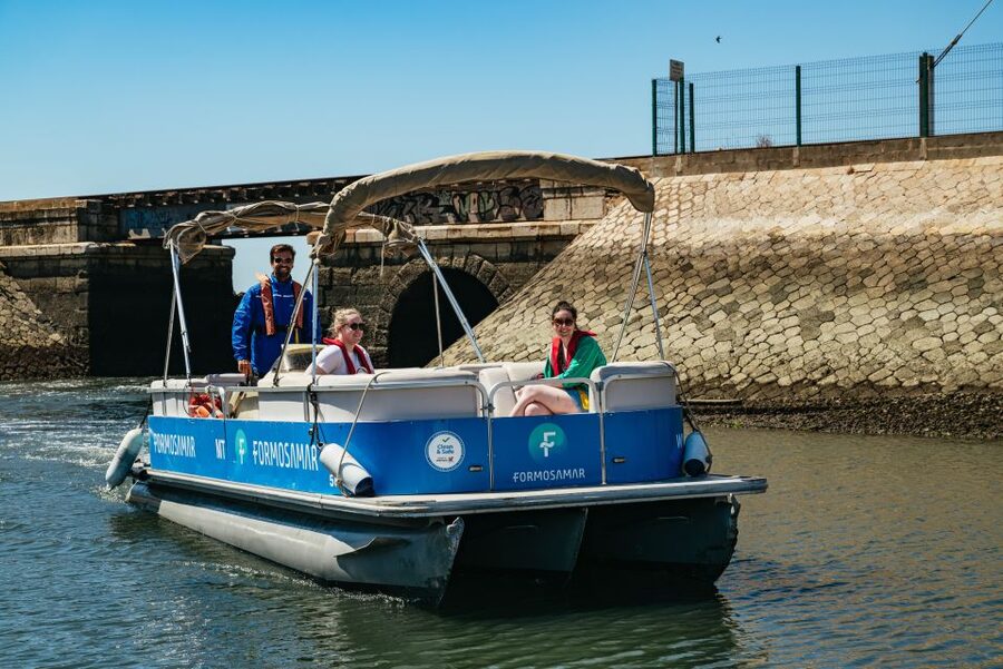 Faro: Deserta Island and Farol Island Catamaran Boat Trip - The short crossing to Deserta Island