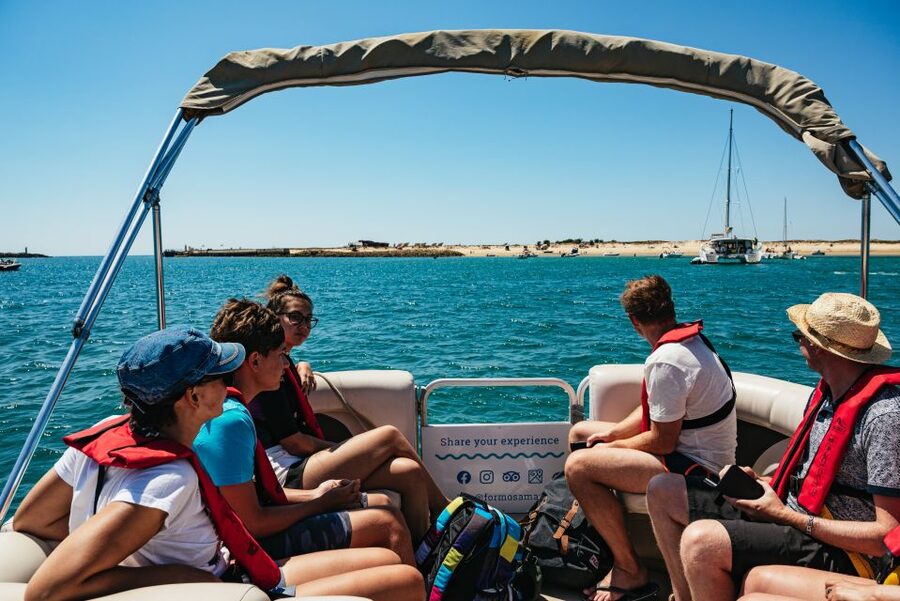 Faro: Deserta Island and Farol Island Catamaran Boat Trip - Farol Island gives you the fullest stop