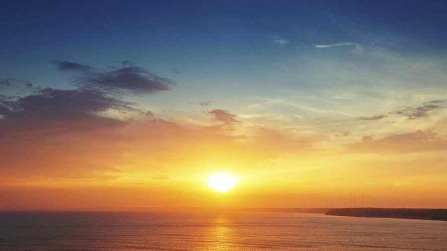 Faro: Ria Formosa Guided Sunset Tour by Catamaran - The viewpoint and sunset photo stop