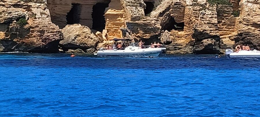Favignana and Levanzo in relax with yacht Floen - The crossing to Levanzo