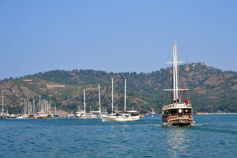 Fethiye: Island Sailing Trip with Lunch and Hotel Pickup - Flat Island and the first blue-water stop