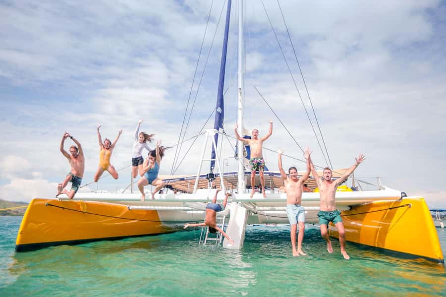 Fiji: South Sea Sailing Experience with Lunch & Drinks - Morning Tea While the Islands Come Into View