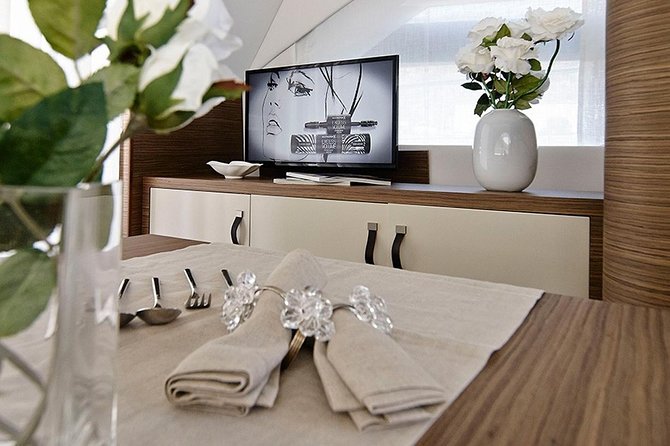 Fjordcruise in a Luxury Yacht Arctic Queen - Food, soup, and what is actually included