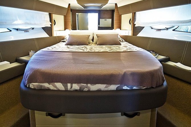 Fjordcruise in a Luxury Yacht Arctic Queen - Safety, timing, and practical preparation