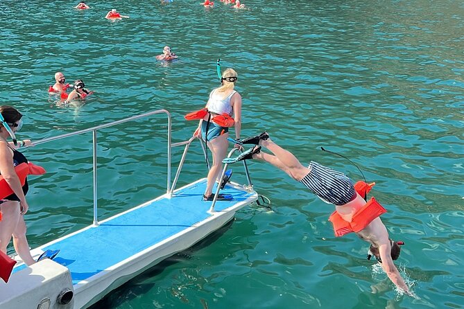 Flamingo Family Fun Catamaran Snorkel:Comfortable shaded seating - Practical details before you reserve
