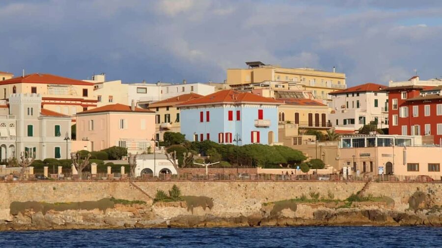 From Alghero: sunset on a sailing boat with aperitif - What the skipper adds to the evening