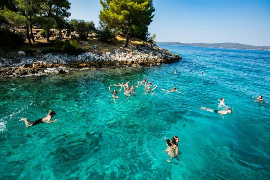 From Brač Island: Catamaran Tour with Food & Drinks - What this Brač day trip is really like