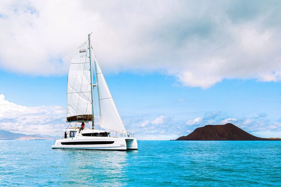 From Corralejo/Caleta de Fuste: Lobos Island Catamaran Trip - Arriving beside Lobos Island