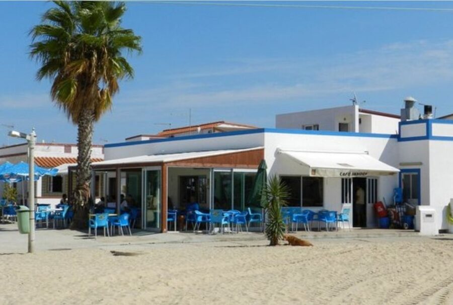 From Faro: 4 Stops, 3 Islands in Ria Formosa Catamaran Tour - Hangares and the oyster farms