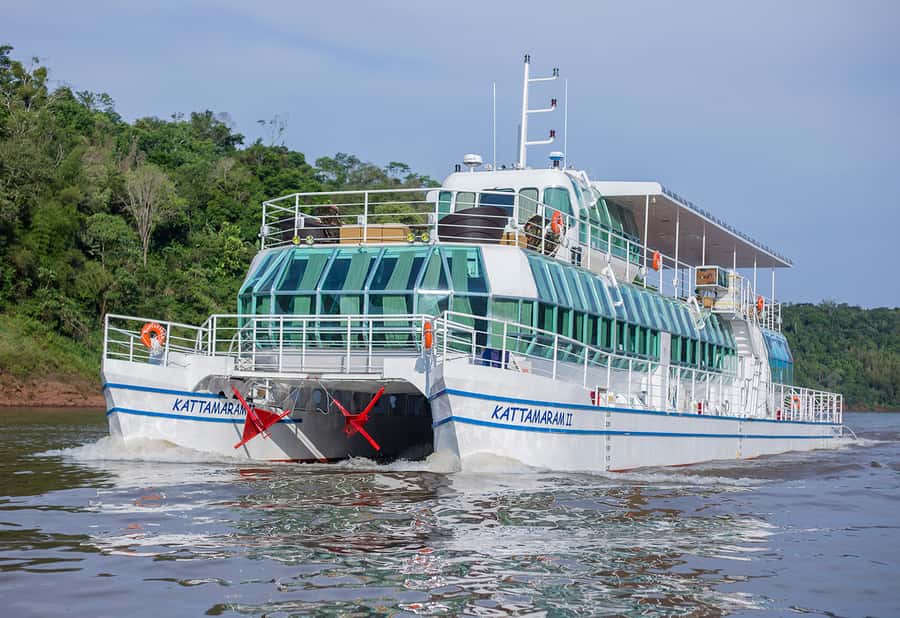 From Foz do Iguaçu: Sunset Catamaran Tour with Meal - Key points at a glance
