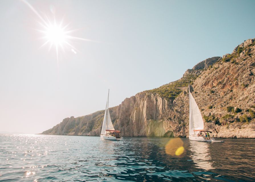 From Hvar: Boat Tour to Pakleni Islands on a Comfort Yacht - Sailing between bays on the open Adriatic