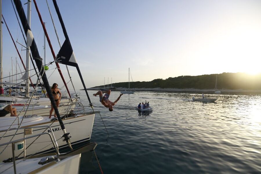 From Hvar: Pakleni Islands & Red Rocks Comfort Sailboat Tour - Who should book this tour