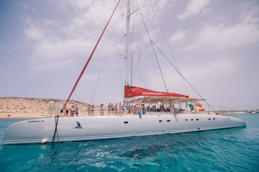 From Lanzarote: Sailing Day Trip Around La Graciosa - Crossing from Órzola to La Graciosa