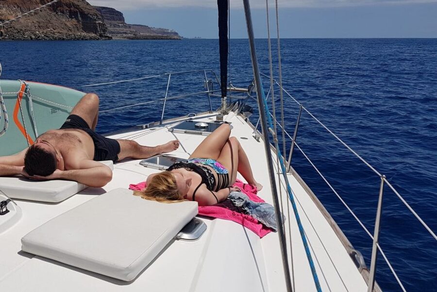 From Puerto de Mogán: Sailboat Trip with Food and Drinks - Sailing south from Puerto de Mogán