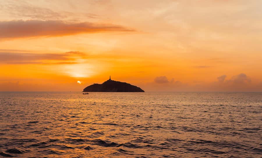 From Santa Marta: Sunset Sailboat Tour with 2 Beverages - Who will enjoy this Santa Marta sunset sail